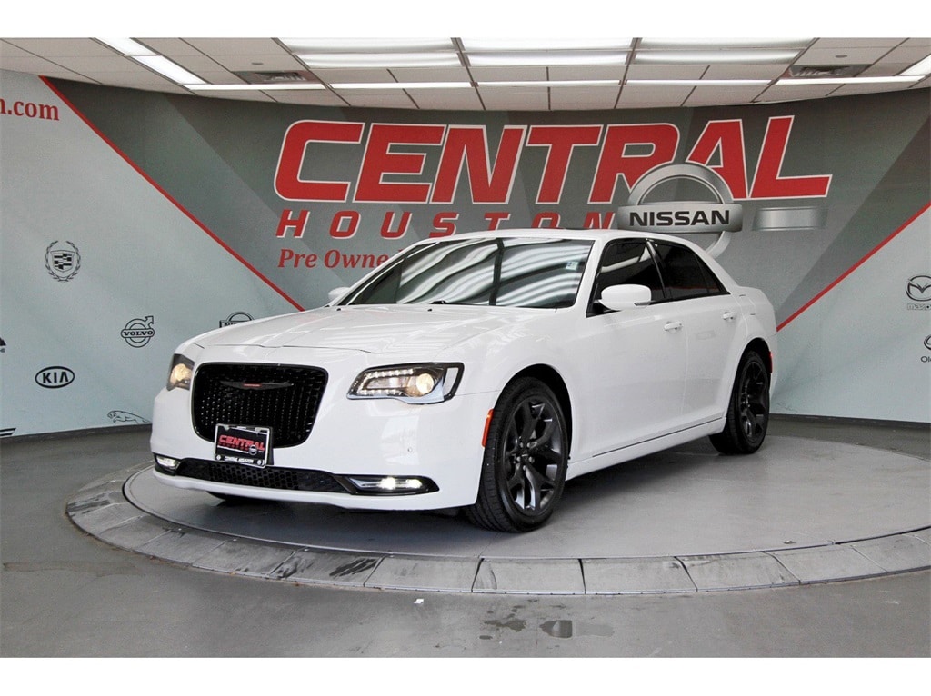 Used 2023 Chrysler 300 S with VIN 2C3CCABG0PH514154 for sale in Houston, TX