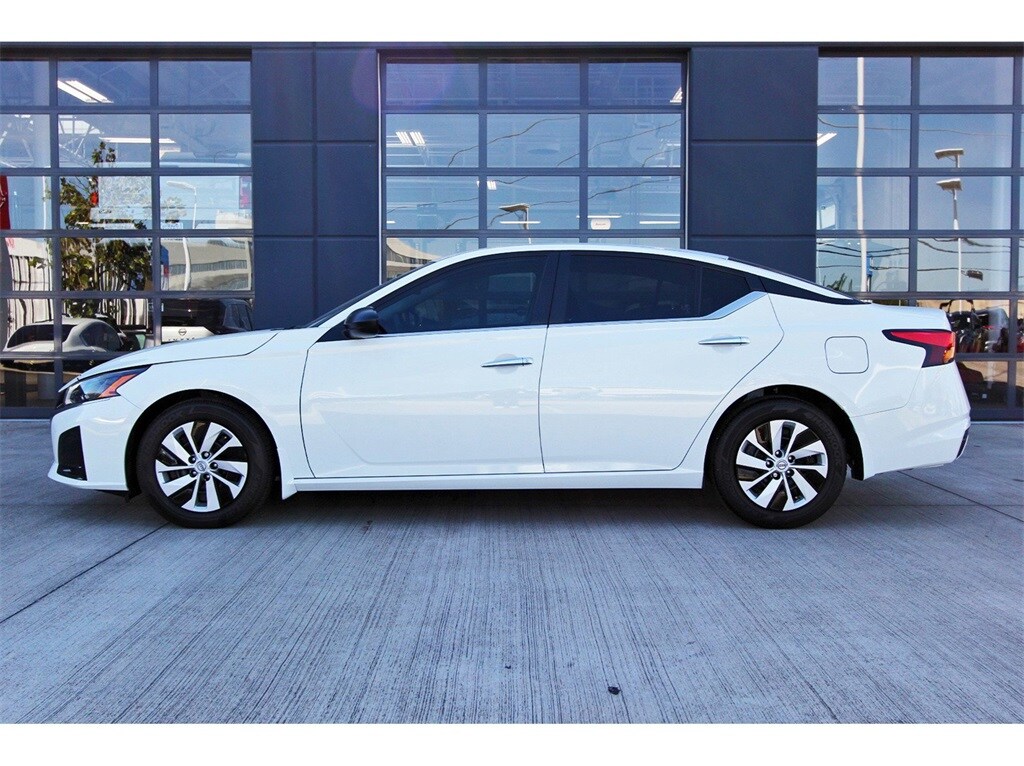 2024 Nissan Altima 2.5 S photo 3