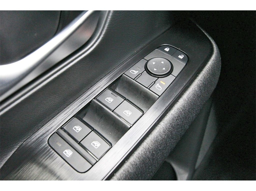 2026 Nissan Kicks SV photo 16
