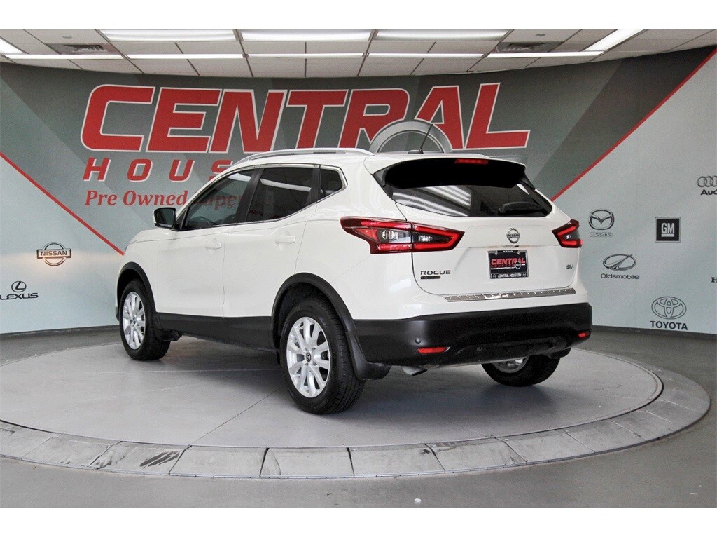 2022 Nissan Rogue Sport SV photo 2