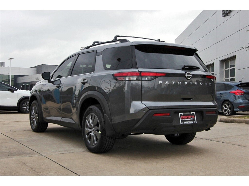 2025 Nissan Pathfinder SV photo 3