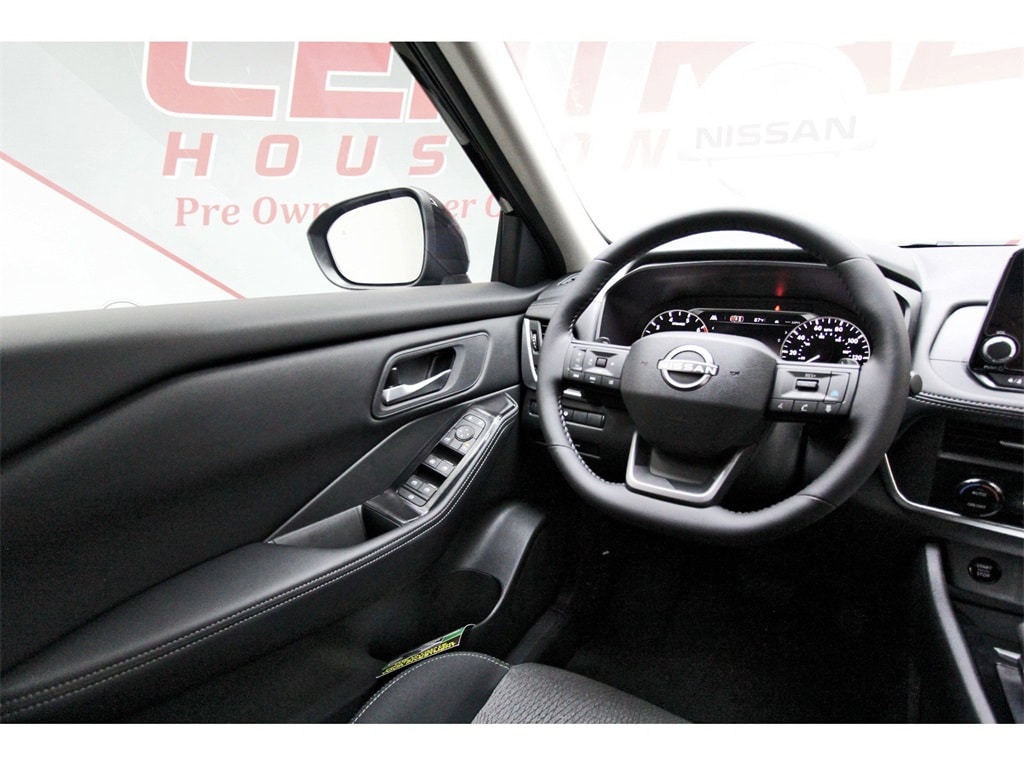 2026 Nissan Rogue SV photo 5