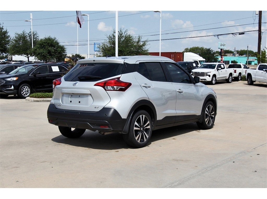 2020 Nissan Kicks SV photo 4