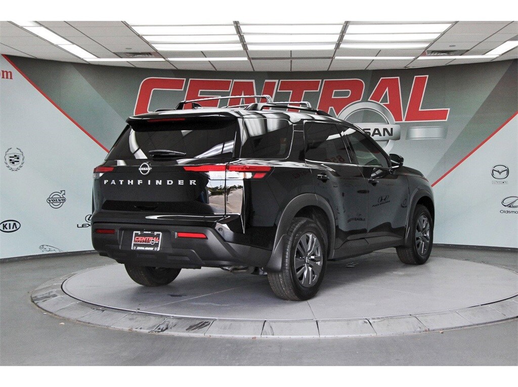 2025 Nissan Pathfinder SV photo 4