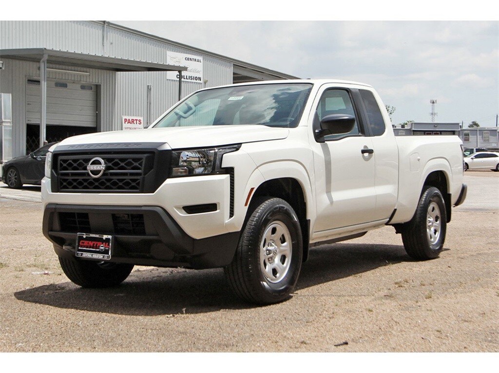 2024 Nissan Frontier S photo 2
