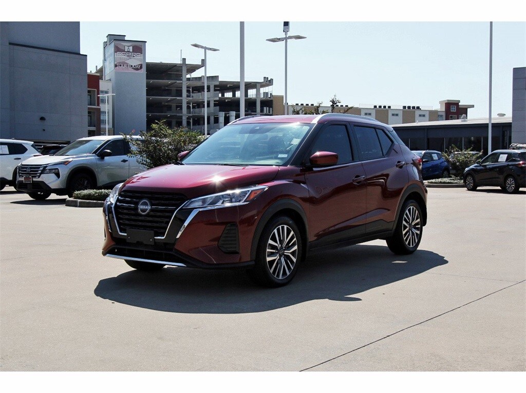 2024 Nissan Kicks SV photo 2