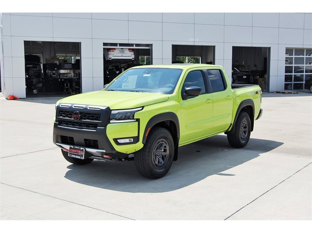 2026 Nissan Frontier PRO-4X photo 2
