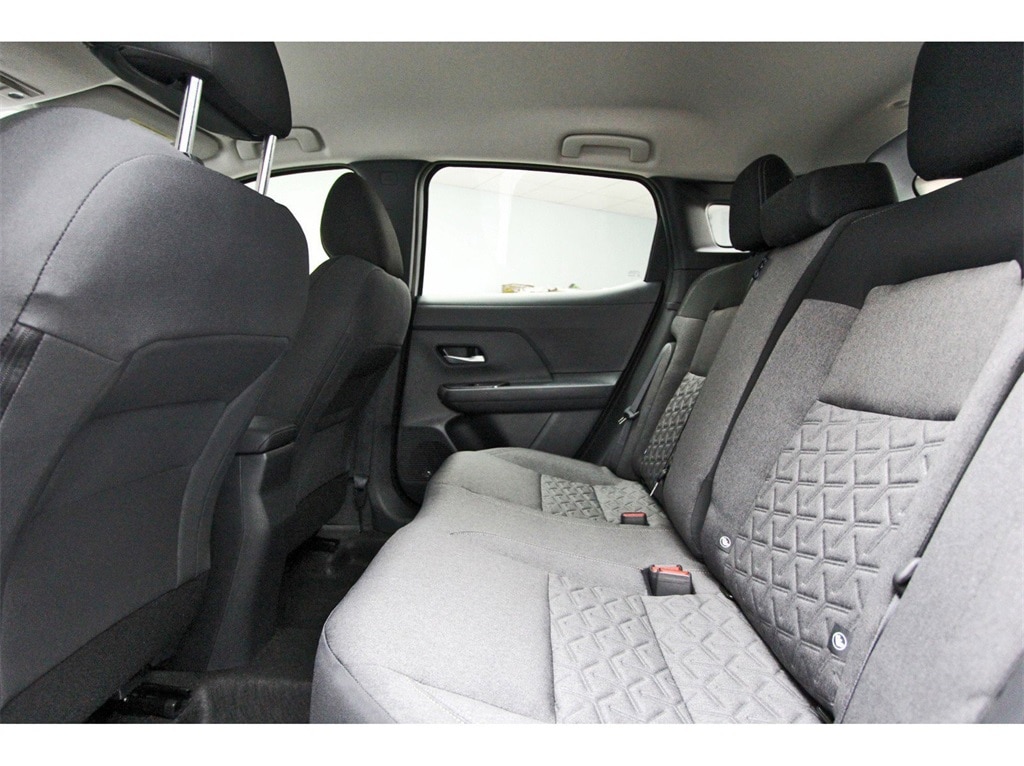 2025 Nissan Kicks SV photo 7