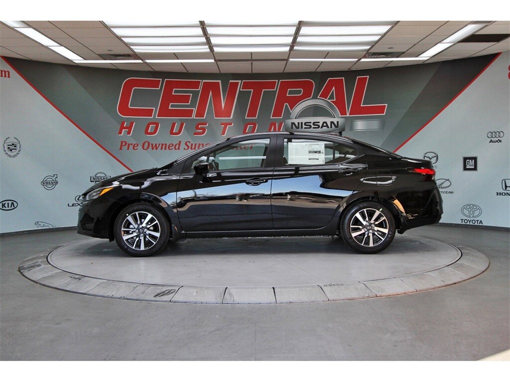 2025 Nissan Versa 1.6 SV photo 3