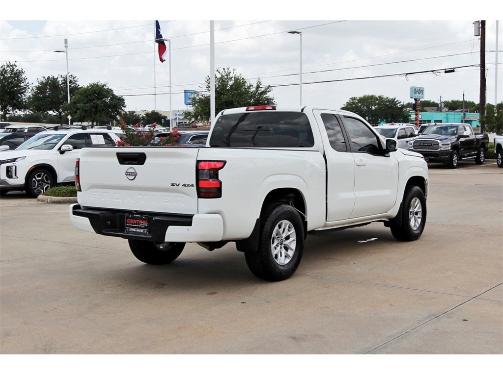 2024 Nissan Frontier SV