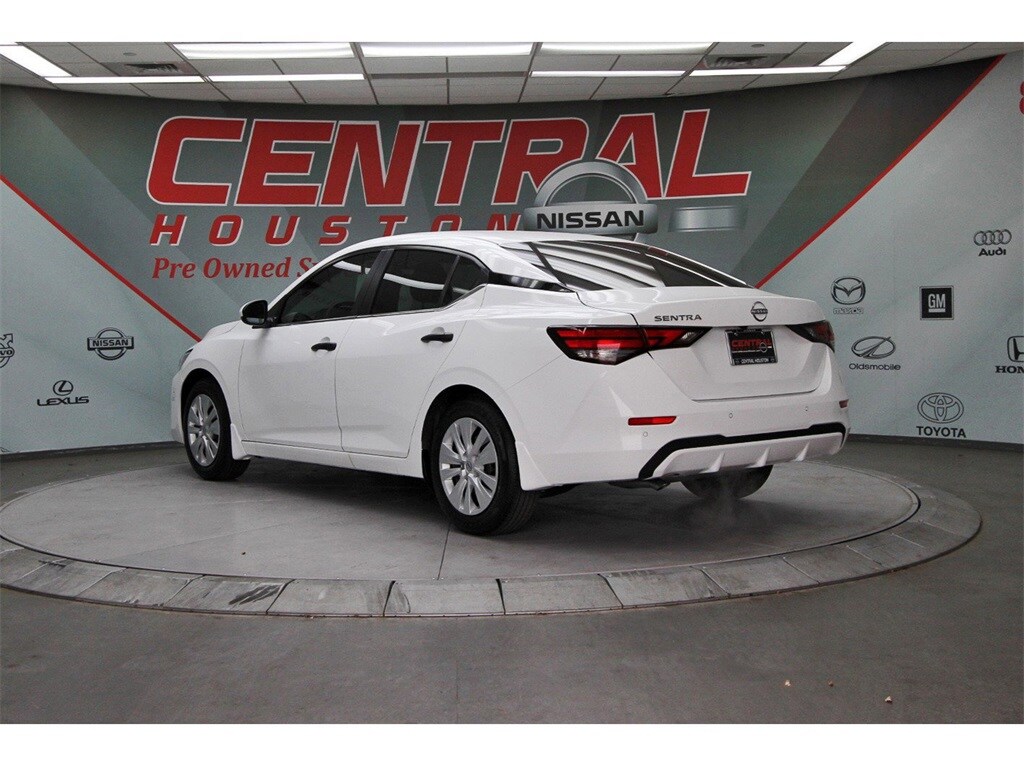 2025 Nissan Sentra S photo 4