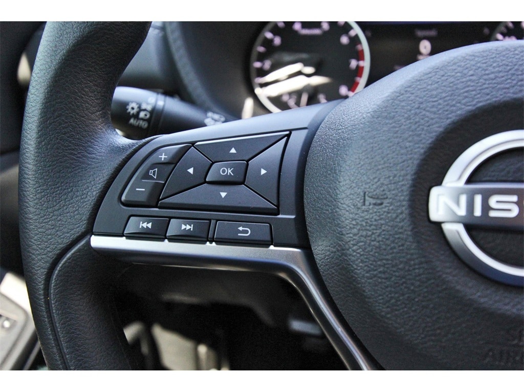 2025 Nissan Sentra SV photo 15