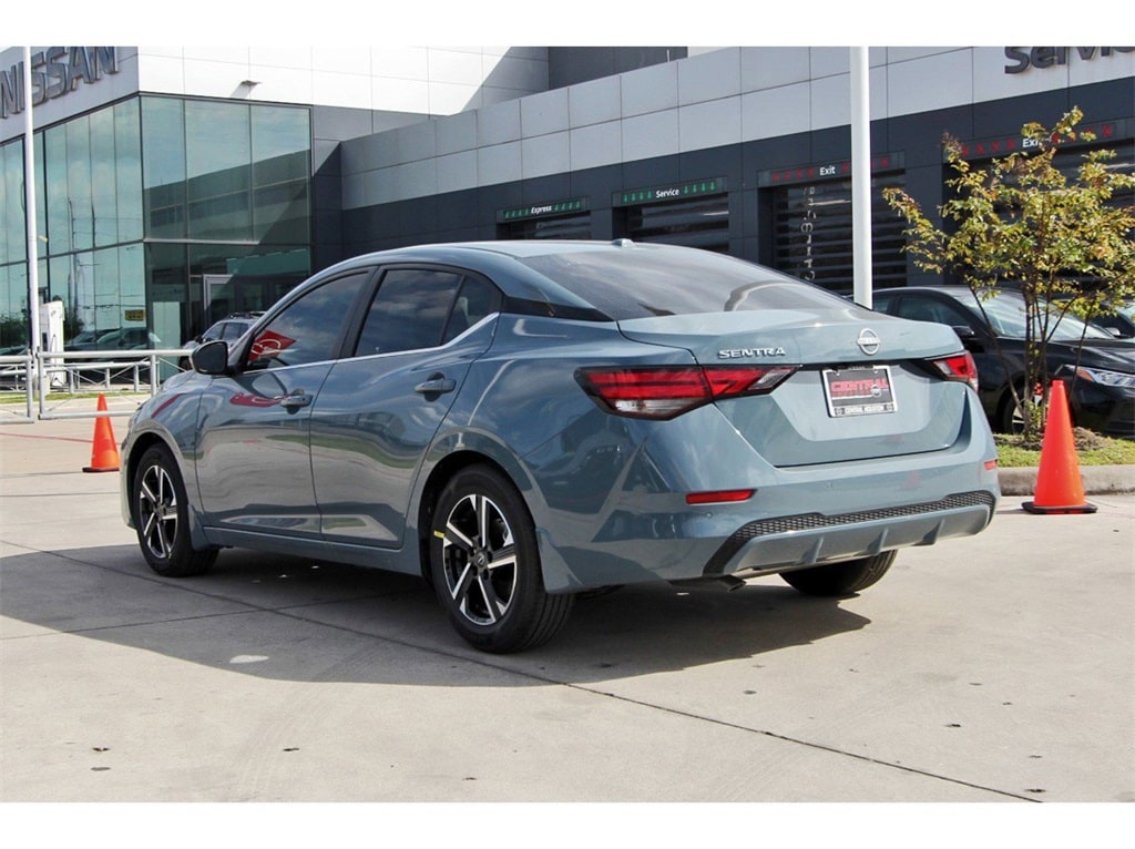 2025 Nissan Sentra SV photo 3