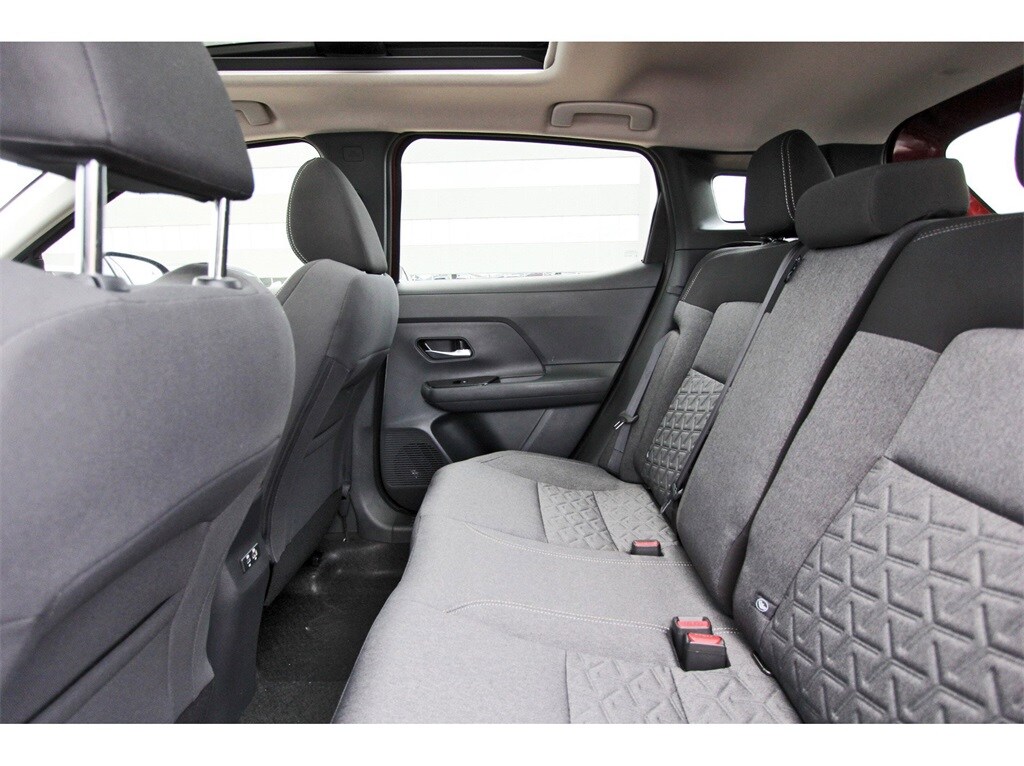 2025 Nissan Kicks SV photo 10