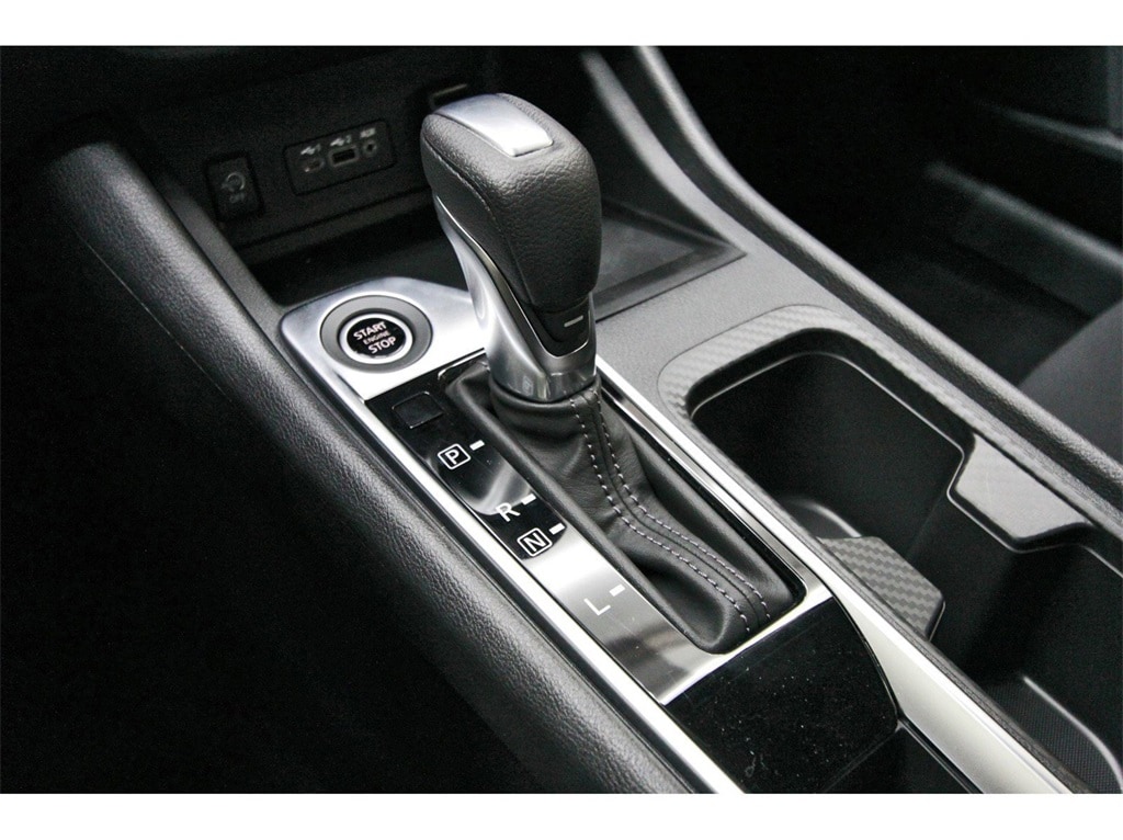 2025 Nissan Sentra SV photo 22