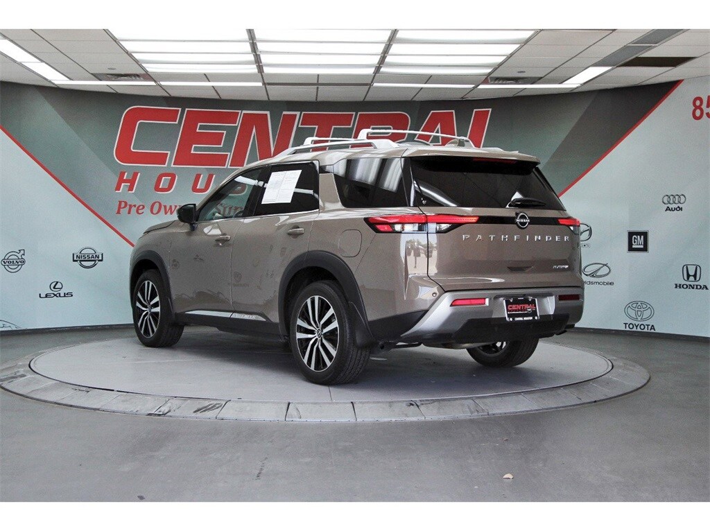 2024 Nissan Pathfinder Platinum photo 4