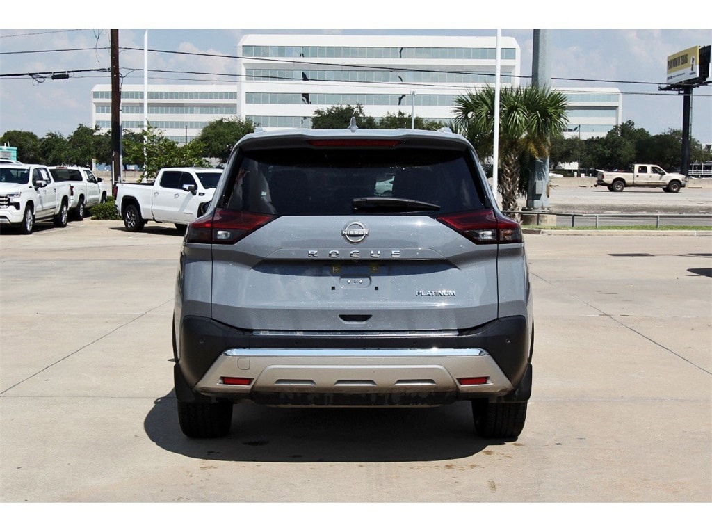 2022 Nissan Rogue Platinum photo 4