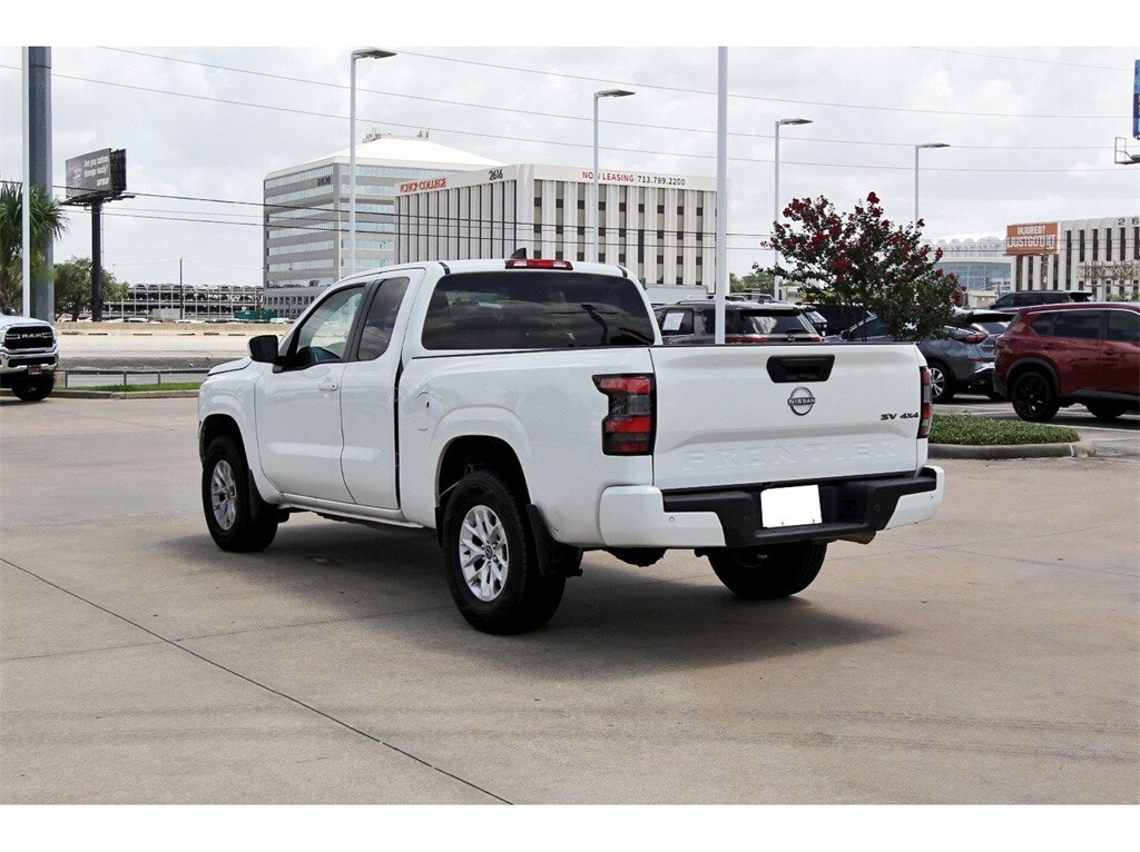 2024 Nissan Frontier SV photo 4
