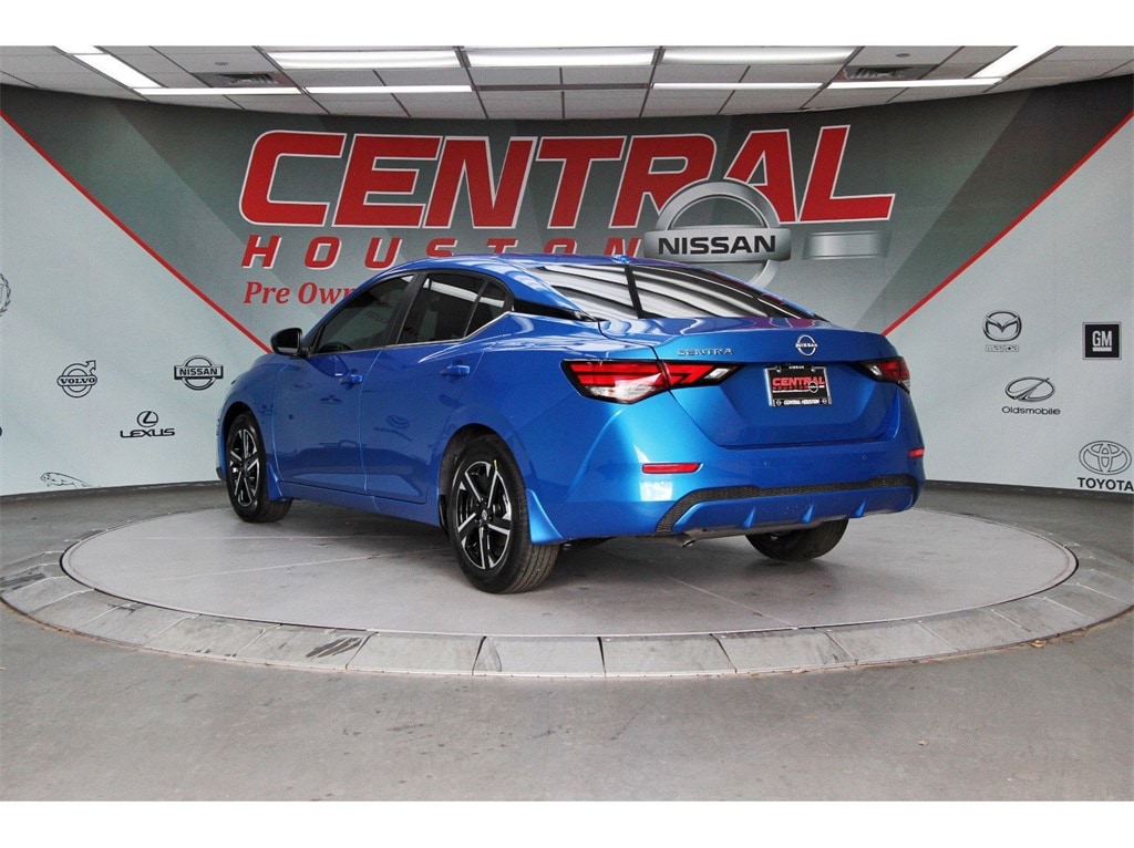 2025 Nissan Sentra SV photo 4