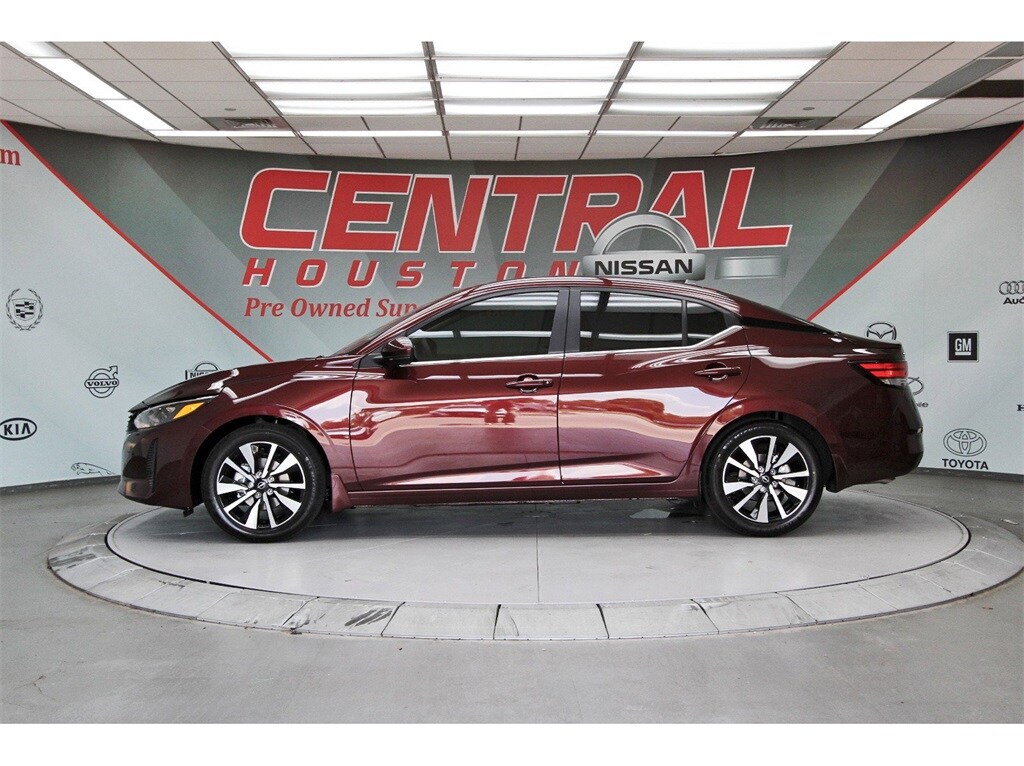 2025 Nissan Sentra SV photo 3