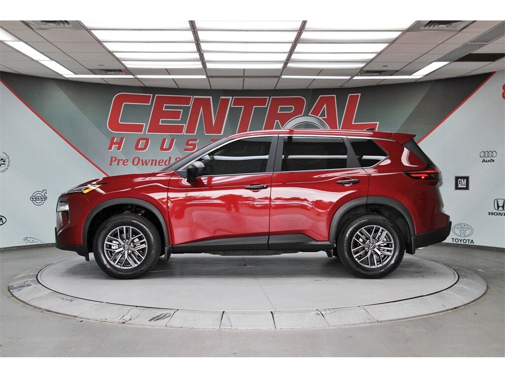 2026 Nissan Rogue S photo 3