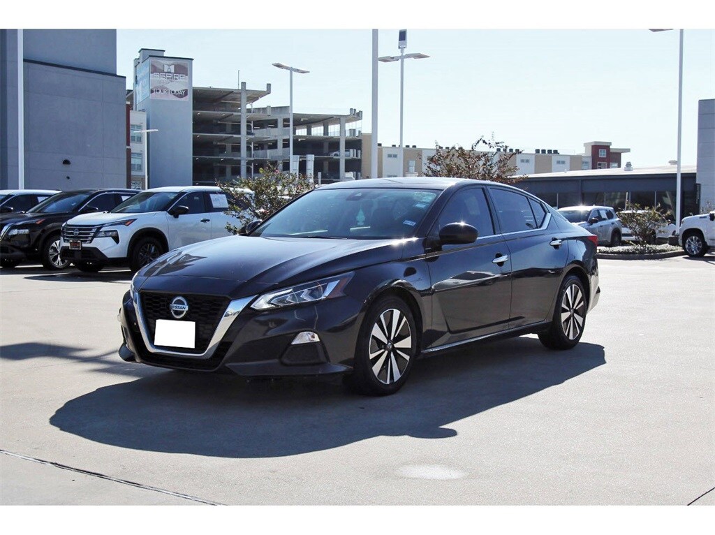 Used 2022 Nissan Altima 2.5 SV Sedan