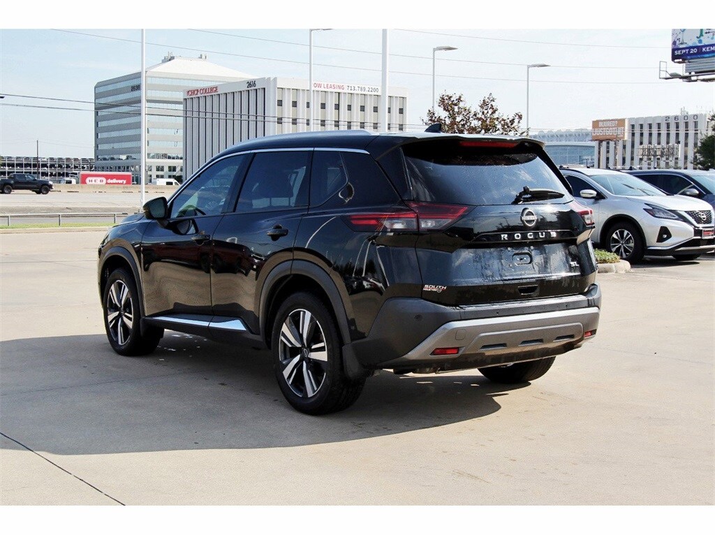 2023 Nissan Rogue SL photo 2
