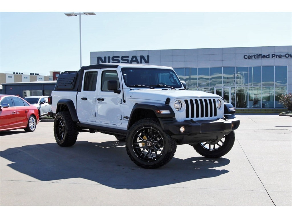 2022 Jeep Gladiator Sport's photo