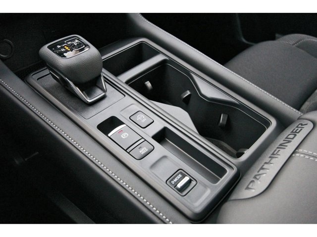 2025 Nissan Pathfinder S - Photo 27
