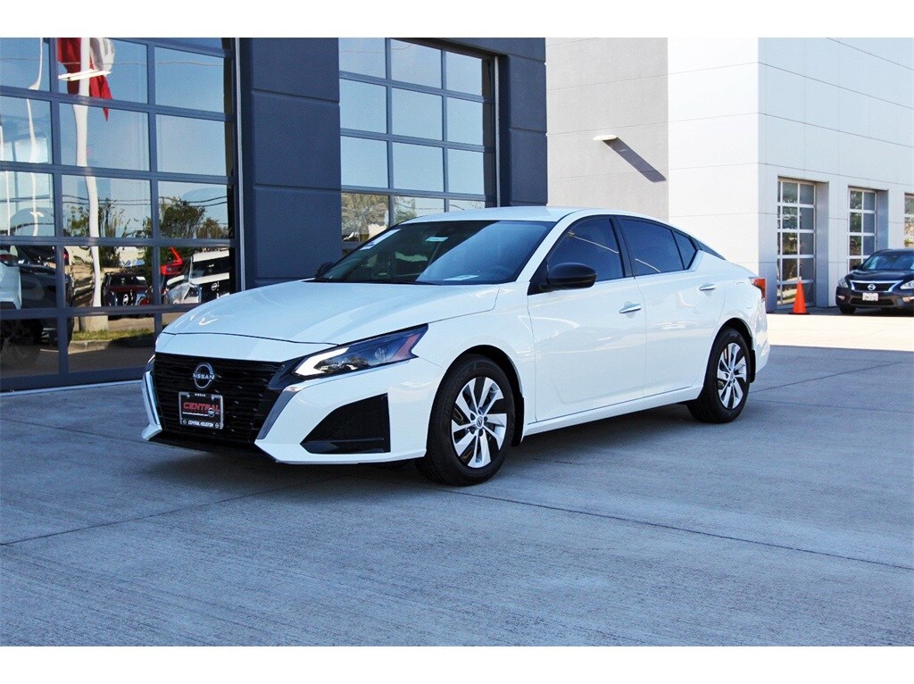 2024 Nissan Altima 2.5 S photo 2