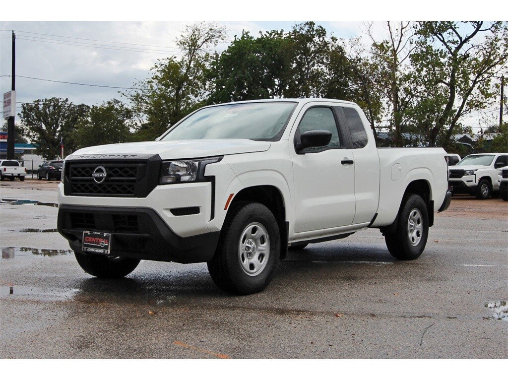 2024 Nissan Frontier S photo 2