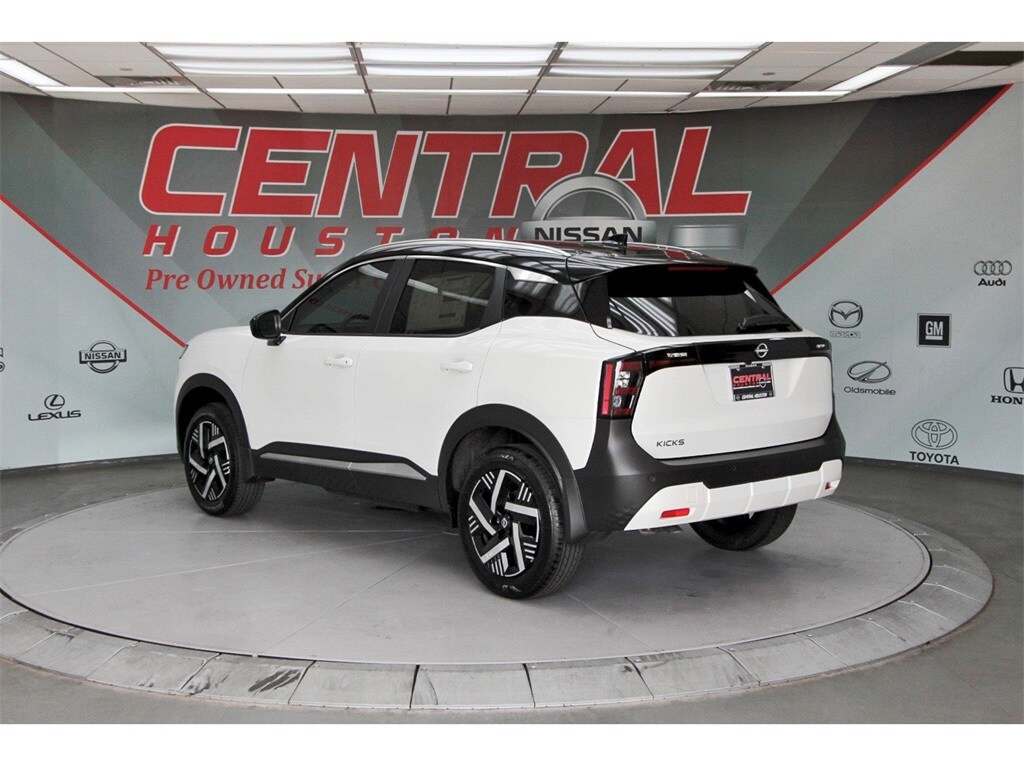 2026 Nissan Kicks SV photo 3
