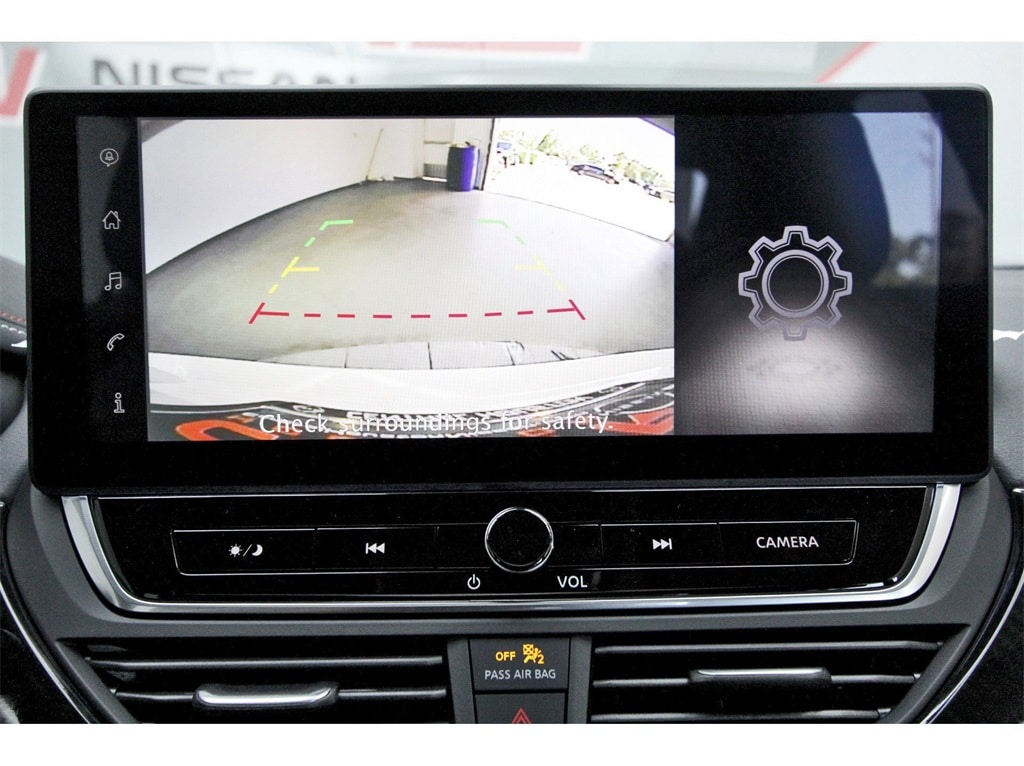 2025 Nissan Altima SR photo 18
