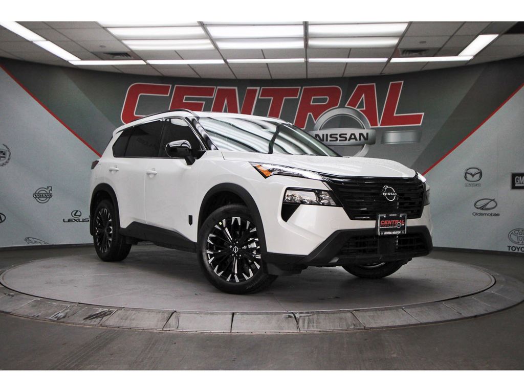 2026 Nissan Rogue Dark Armor's photo