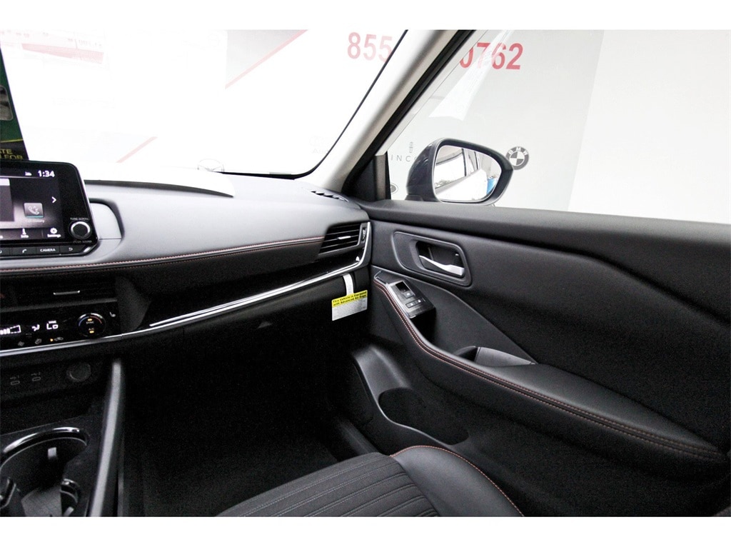 2026 Nissan Rogue SV photo 6
