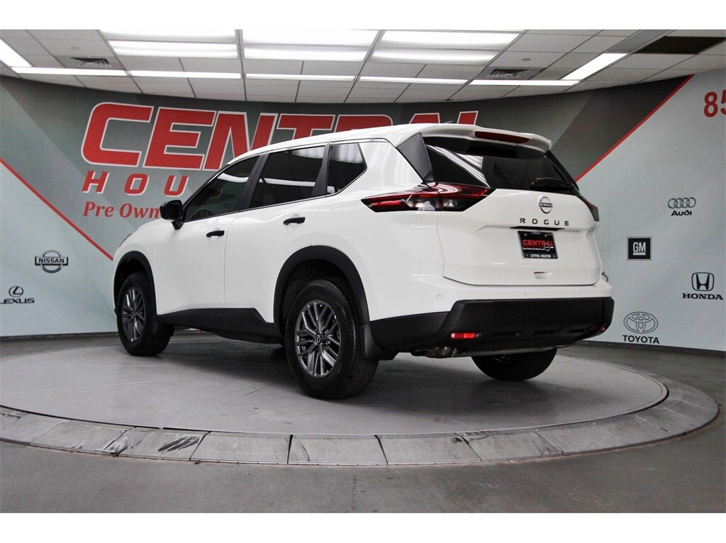 2026 Nissan Rogue S photo 3
