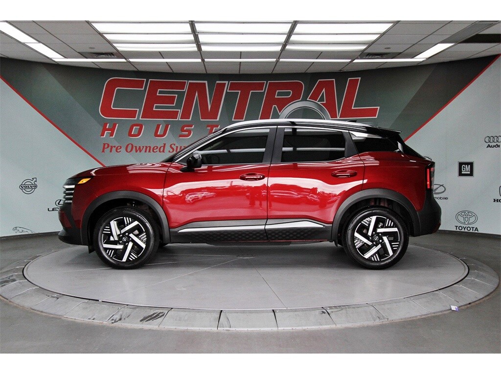2025 Nissan Kicks SV photo 2