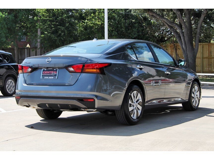 2025 Nissan Altima S photo 4
