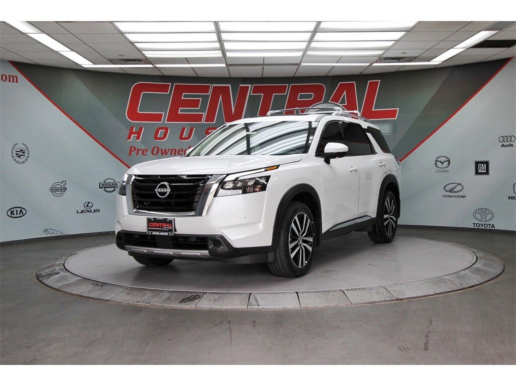 2025 Nissan Pathfinder Platinum photo 2