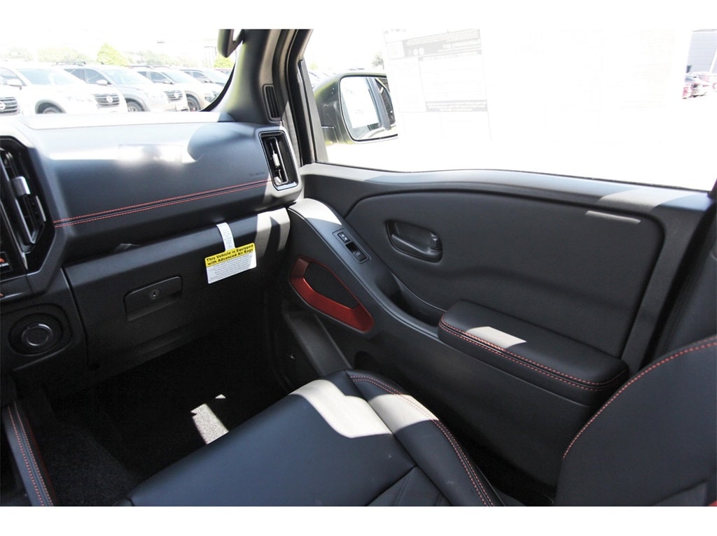2026 Nissan Frontier PRO-4X photo 8