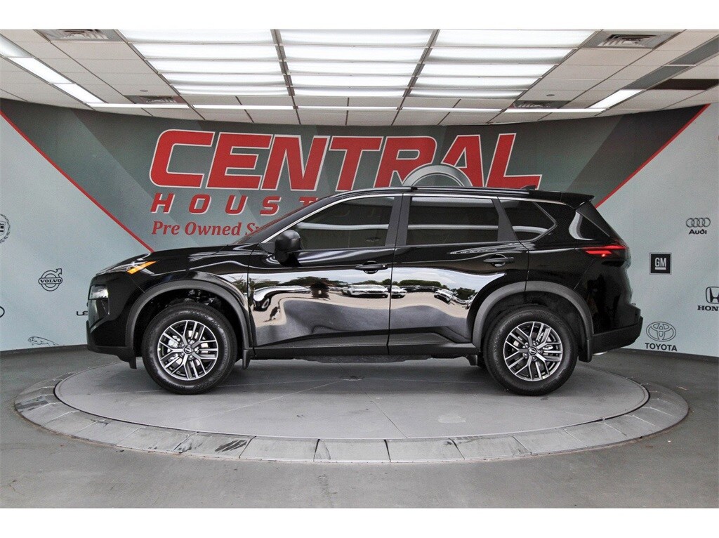 2026 Nissan Rogue S photo 3
