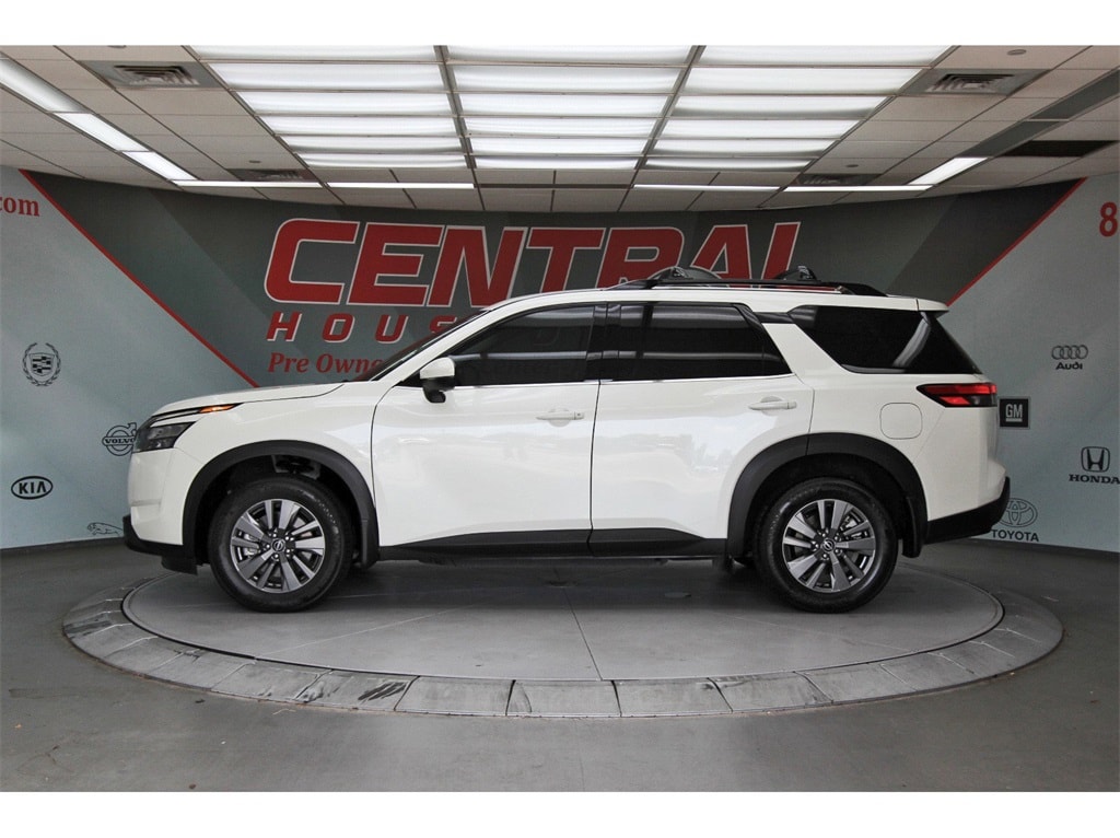2024 Nissan Pathfinder SV photo 4