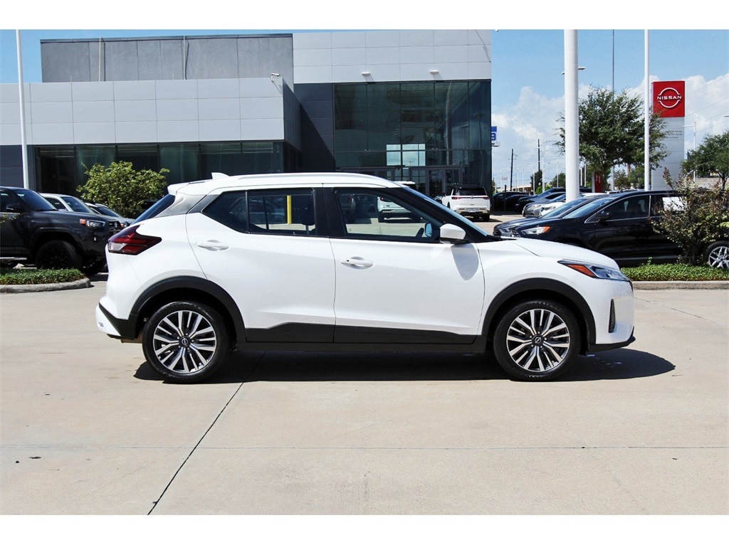 2023 Nissan Kicks SV photo 6