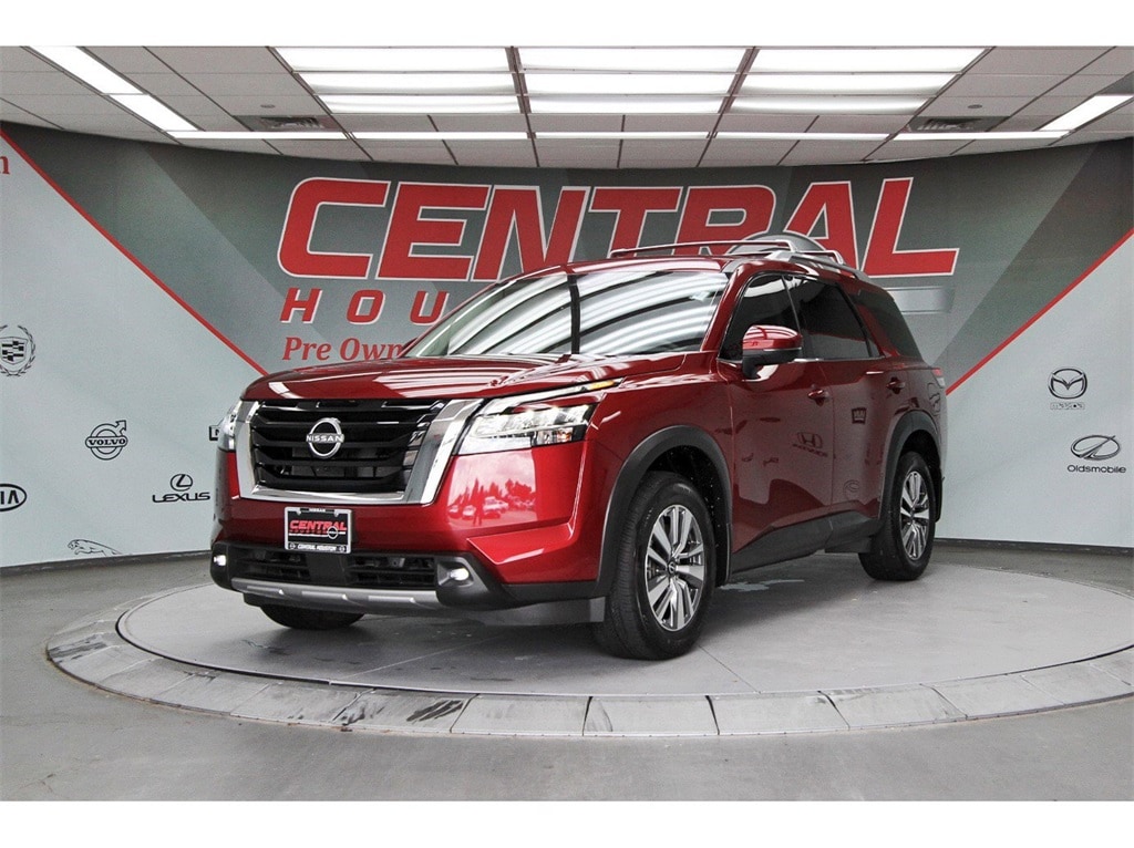 2023 Nissan Pathfinder SL photo 3