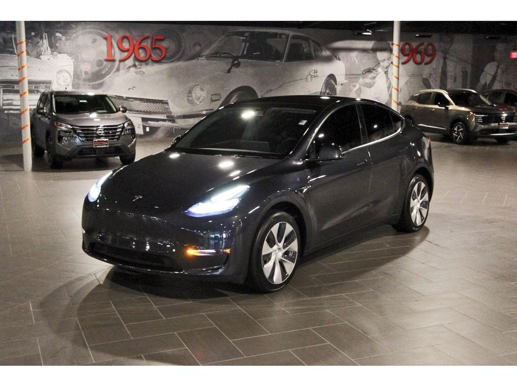 Used 2024 Tesla Model Y Long Range with VIN 7SAYGDEE0RF995794 for sale in Houston, TX