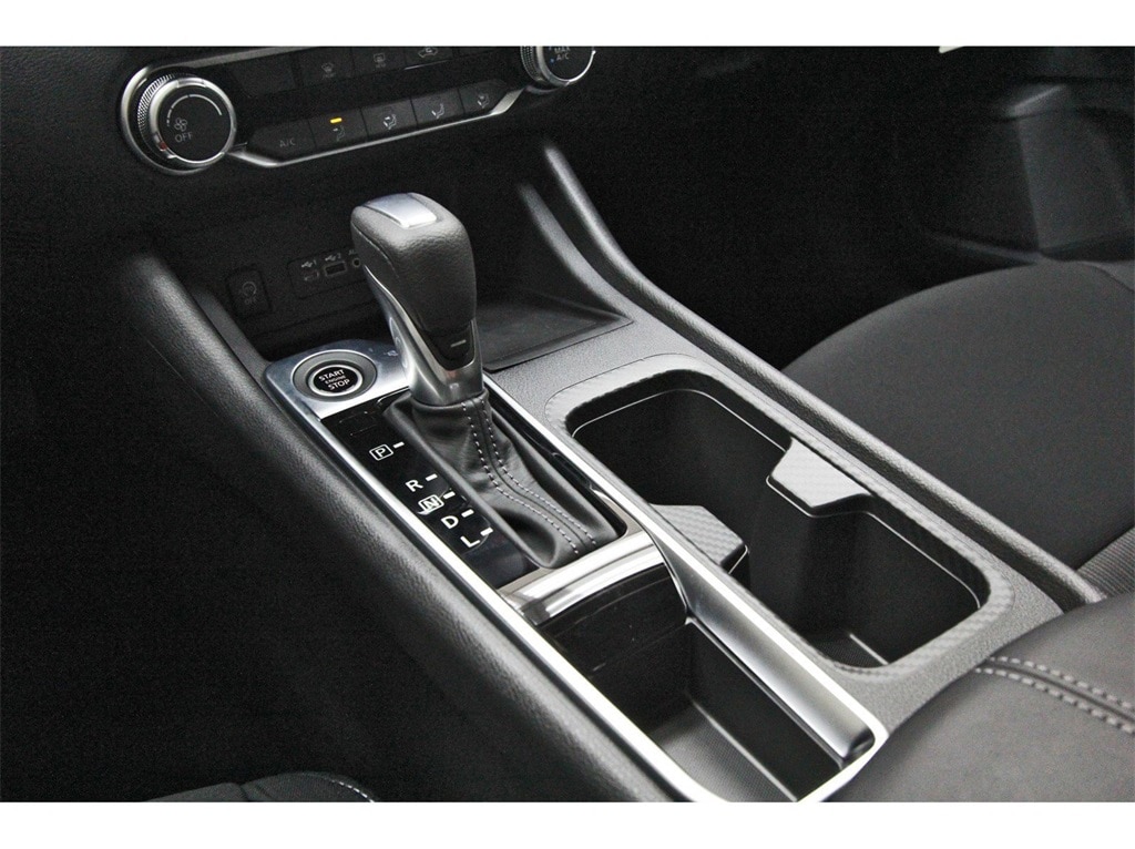 2025 Nissan Sentra SV photo 19