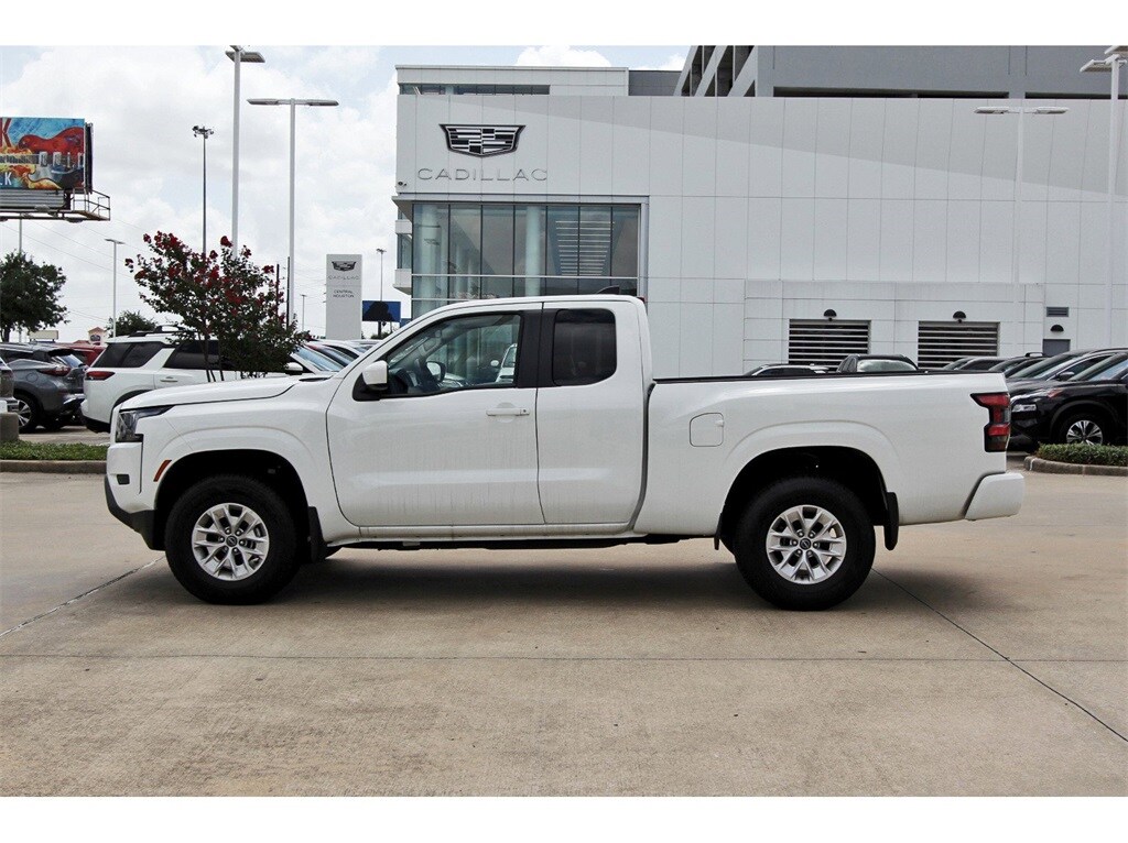 2024 Nissan Frontier SV photo 3