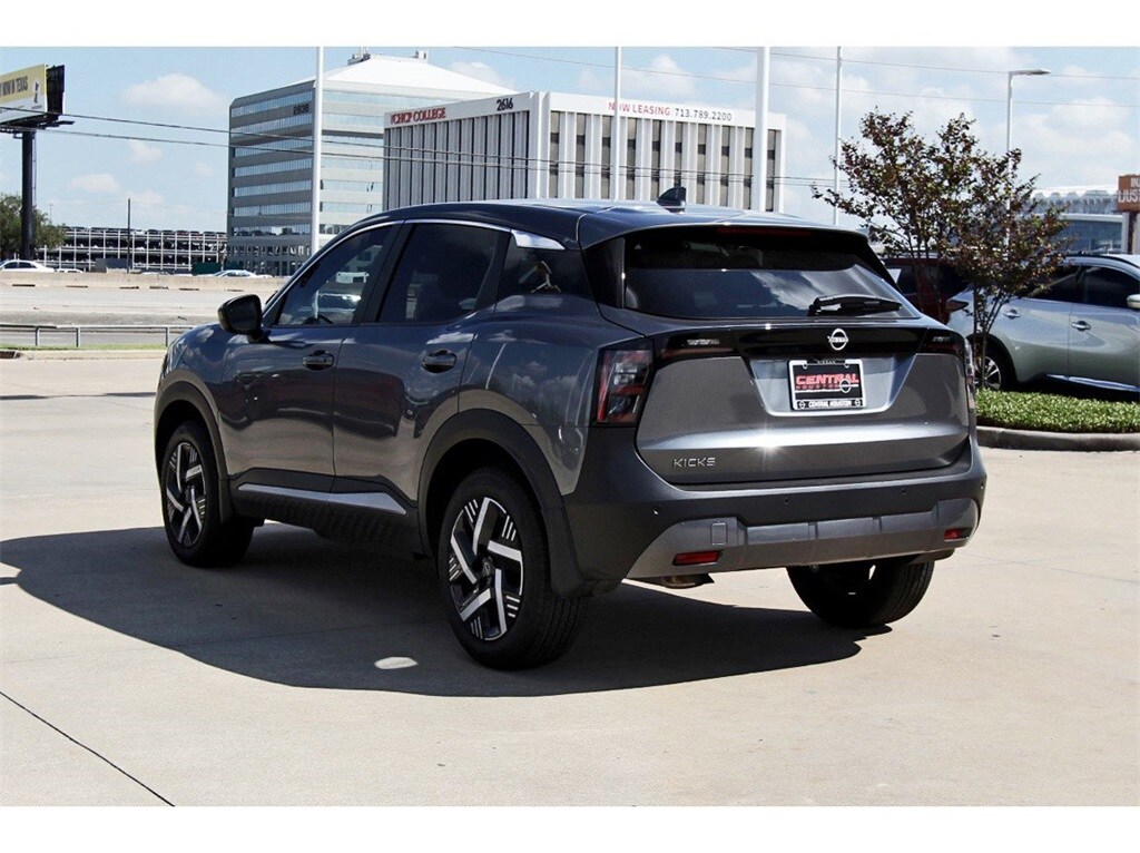 2025 Nissan Kicks SV photo 2