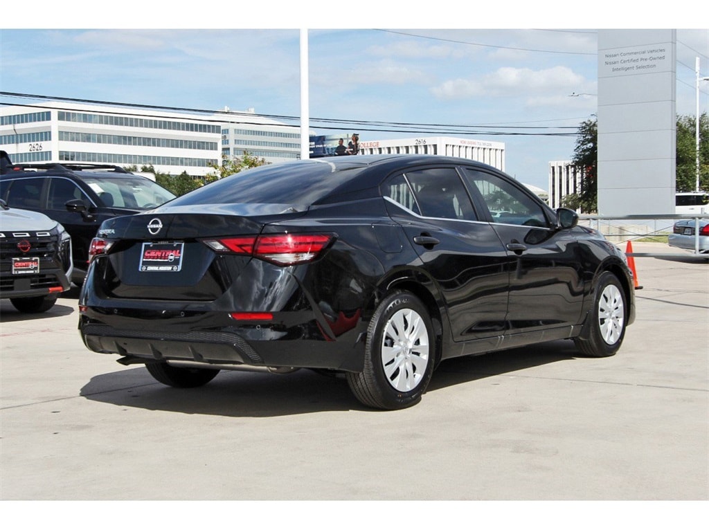 2025 Nissan Sentra S photo 4