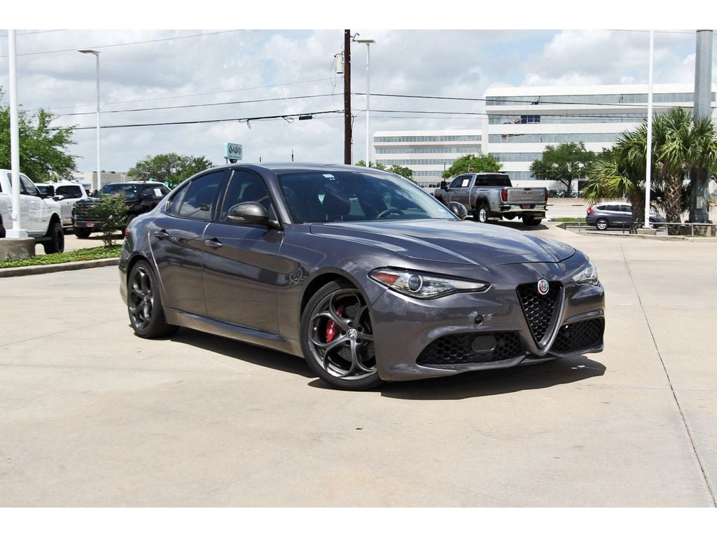 2019 Alfa Romeo Giulia Sport